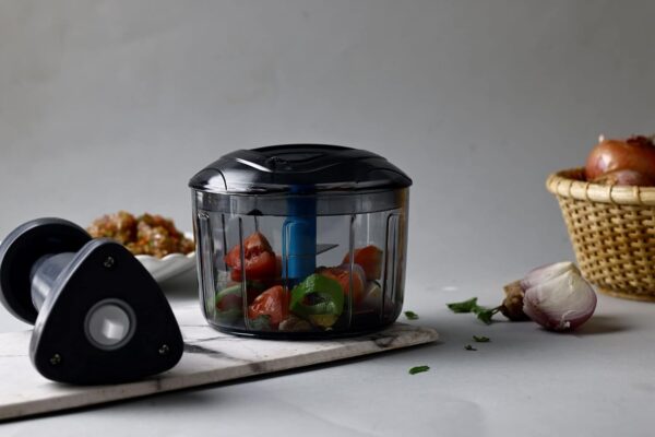 Manual Hand Press Chopper – 725ml, 3 Blade Veg Cutter - Image 5