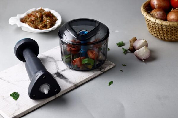 Manual Hand Press Chopper – 725ml, 3 Blade Veg Cutter - Image 4