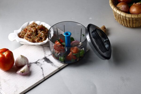 Manual Hand Press Chopper – 725ml, 3 Blade Veg Cutter - Image 3